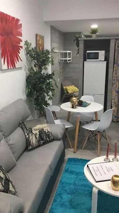 Apartamento B, A 3 Minutos De La Estacion Central De Bus Y Tren Málaga Apartman